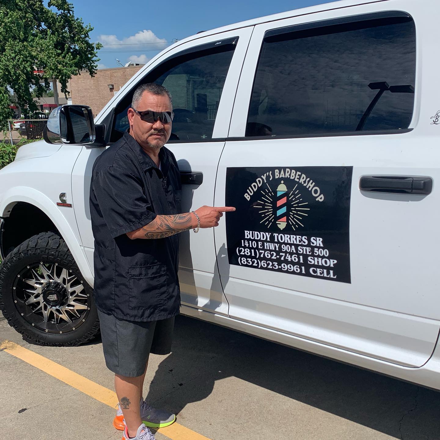 Custom Delivery Service Car Magnets – High-Quality Branded Signs for Cars, Vans, and Trucks Show Off Your Threads